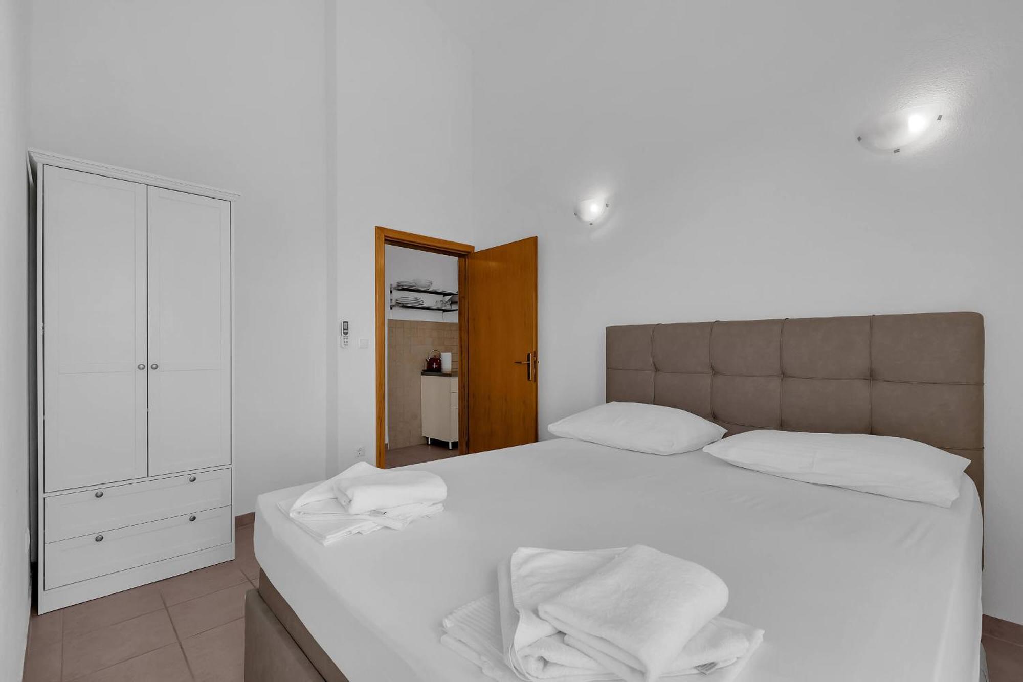 Apartments Marin Brela Habitación foto